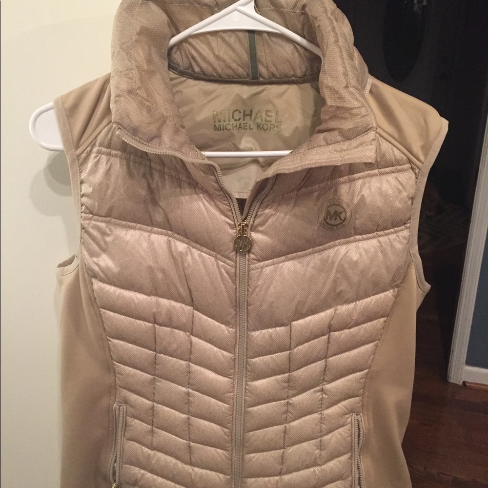 Michale Kors Creme vest with removable fur hood.